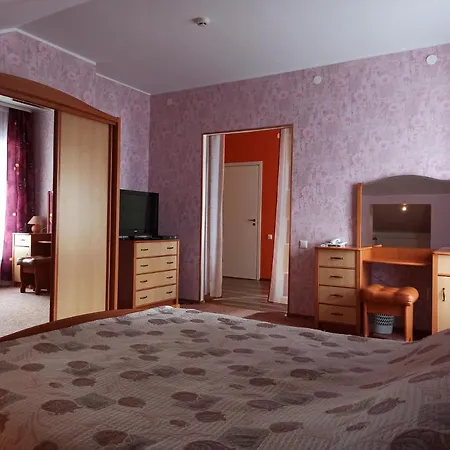 Central Hotel 2*