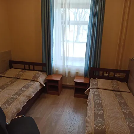 Central Hotel 2*
