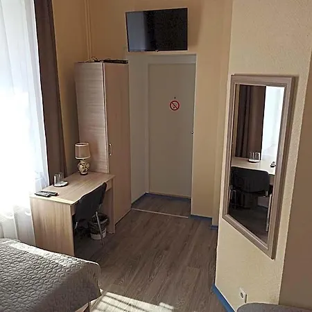 Central Hotel 2*
