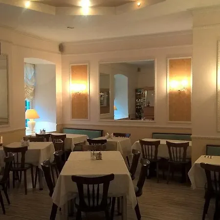 盛翠酒店 纳尔瓦